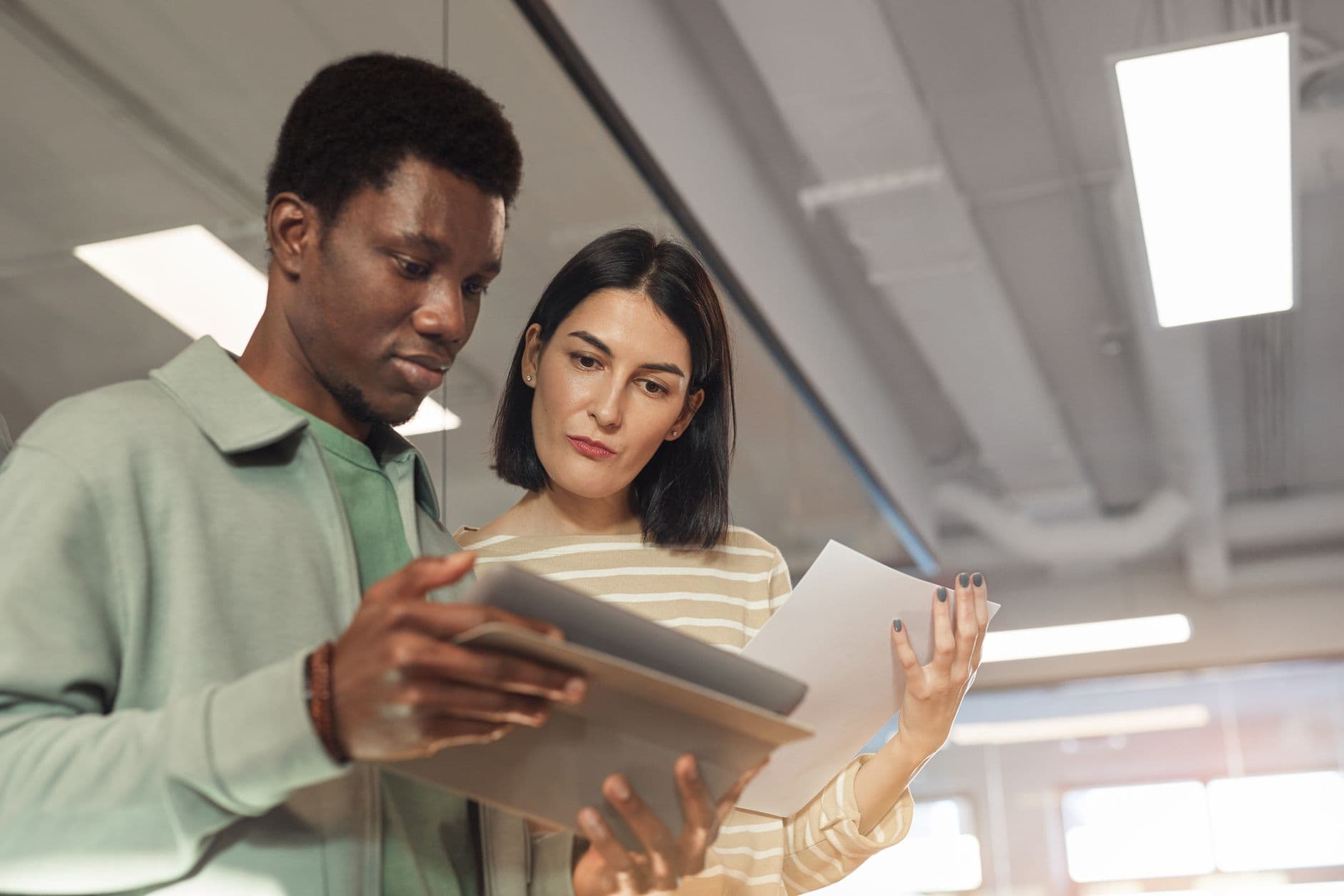 Como as duas portas convivem na mesma empresa