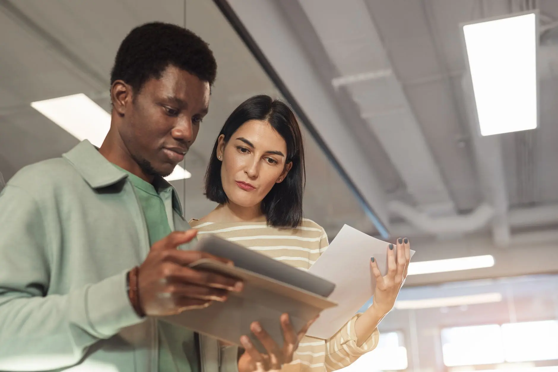 Como as duas portas convivem na mesma empresa