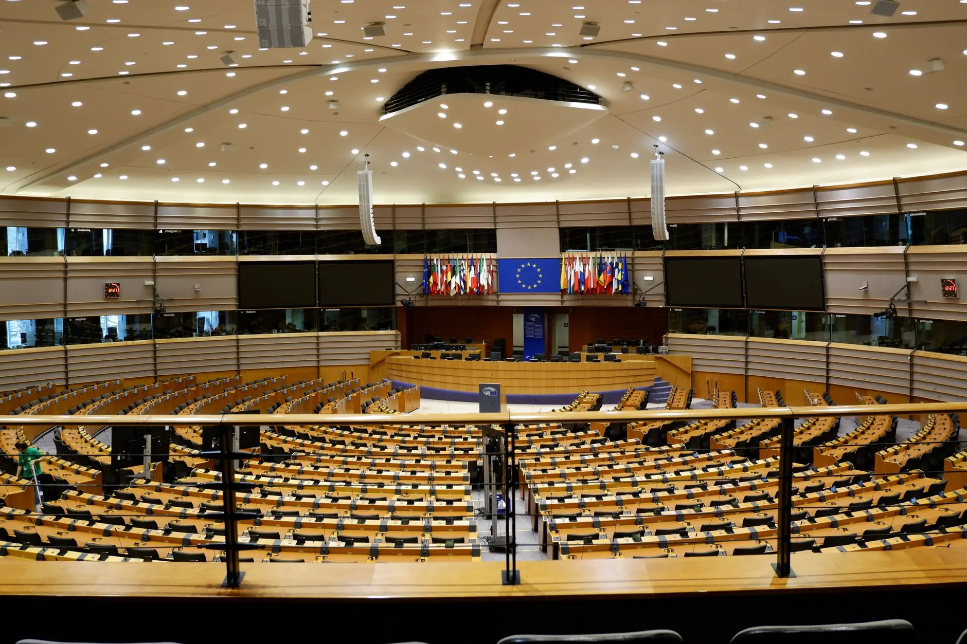 O que a lei europeia de IA cobra de quem está no Brasil